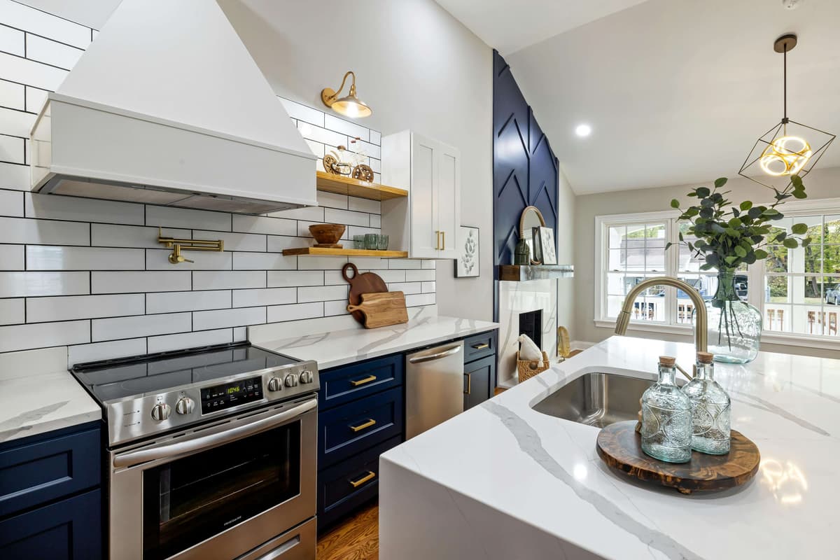 Modern Spokane kitchen remodeling with custom cabinets and counters
